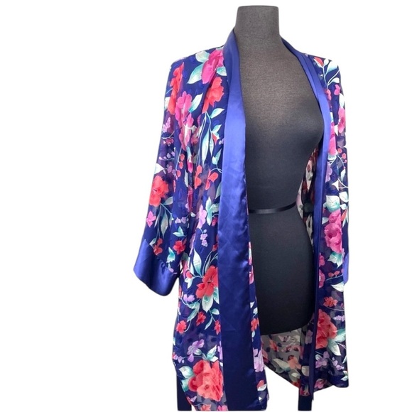 Victoria’s Secret Floral Gold Label Vintage Robe One Size Lightweight Cover-Up - Picture 2 of 16